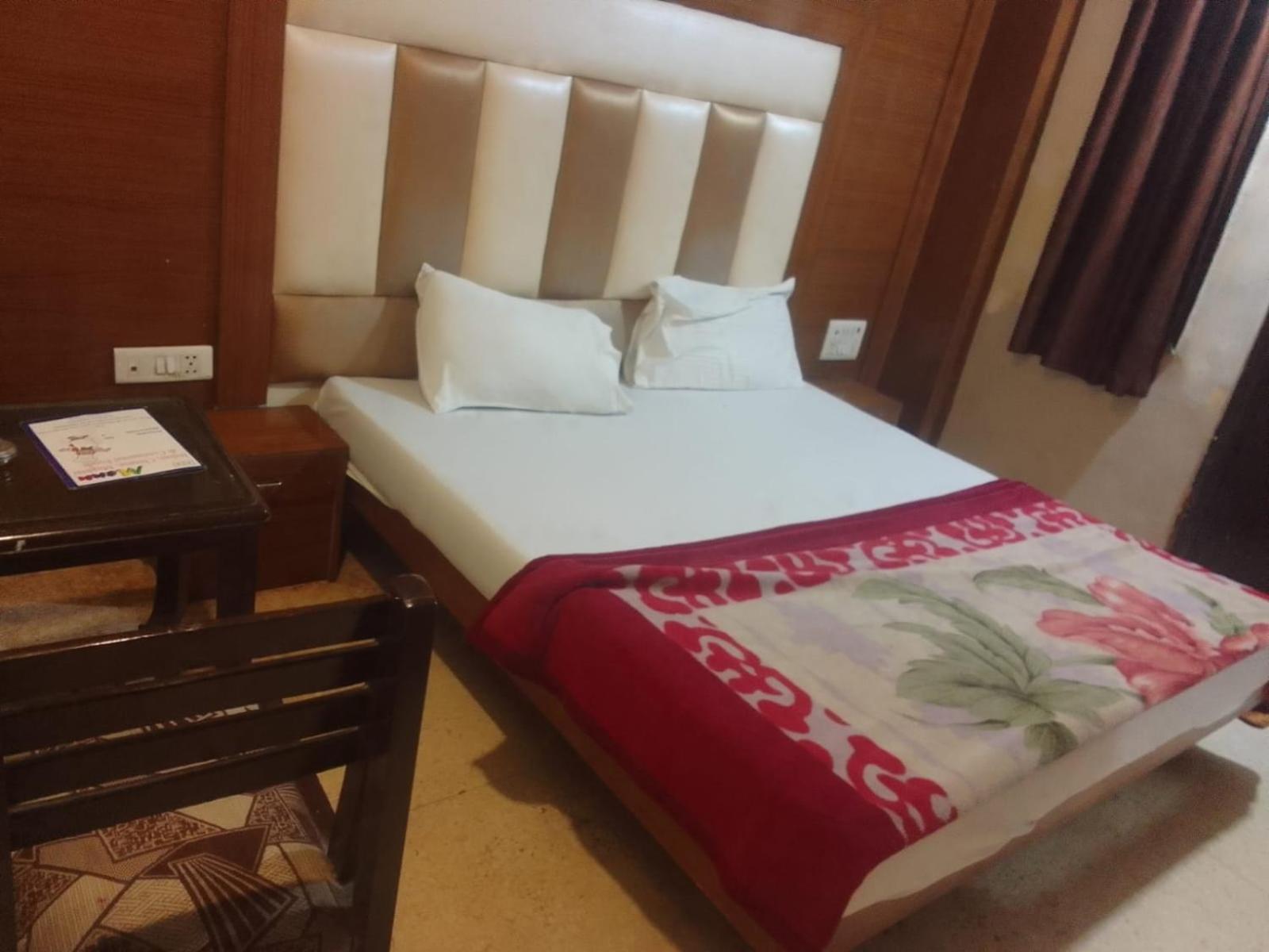 Hotel Noble Inn New Delhi Buitenkant foto